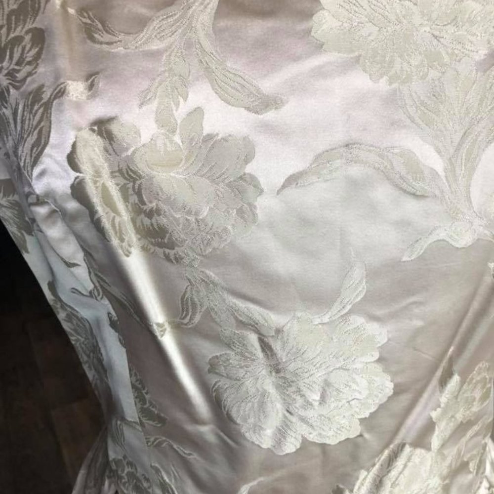 Vintage Cream Flower Gown - image 3